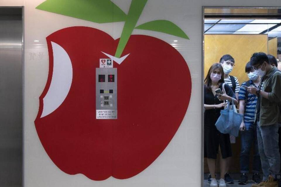 Hongkonger «Apple Daily» stellt Betrieb ein Hongkonger «Apple Daily» stellt Betrieb ein