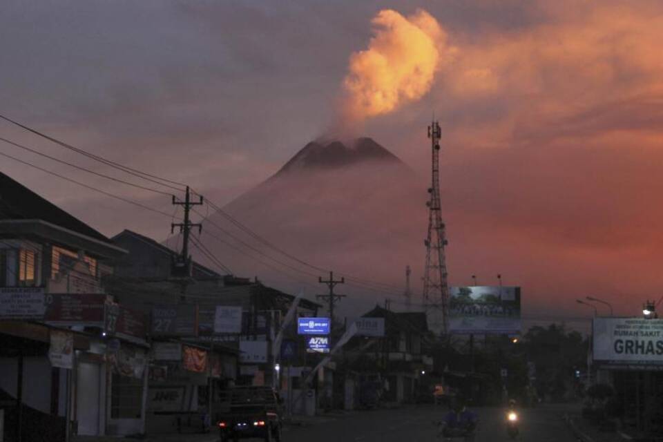 Vulkan Merapi in Indonesien erneut ausgebrochen