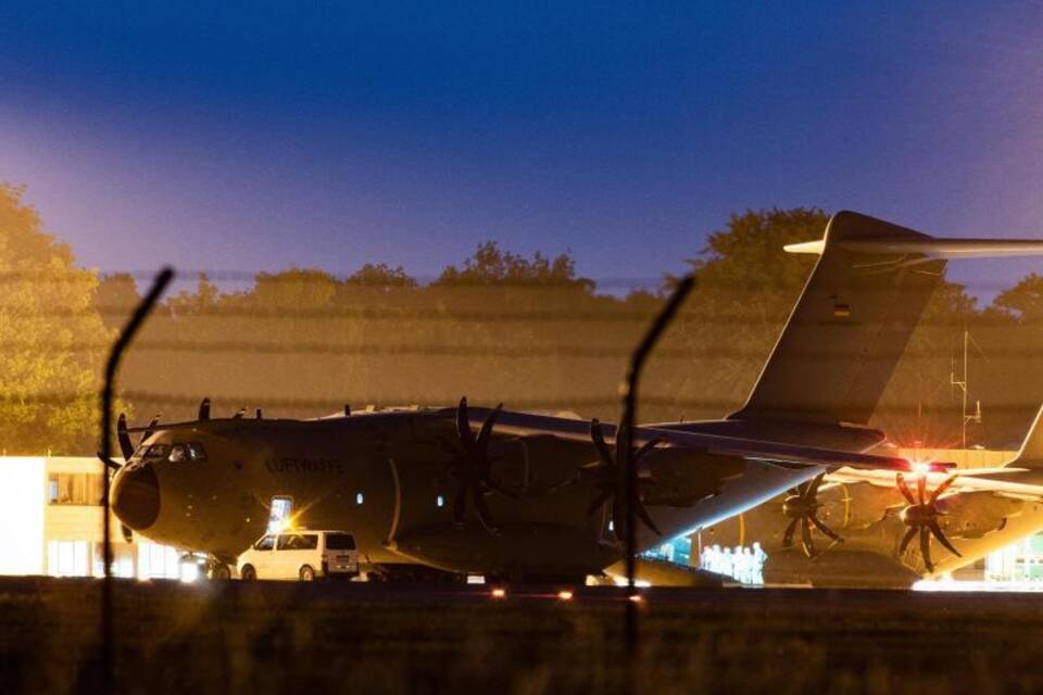 Evakuierungsflug für Blauhelme nach Mali gestartet