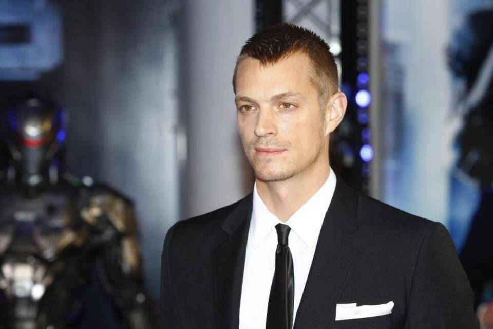Joel Kinnaman Joel Kinnaman