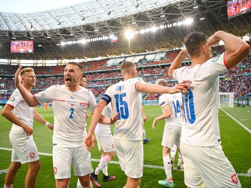 Achtelfinale: Tschechien wirft Niederlande aus der EM ...