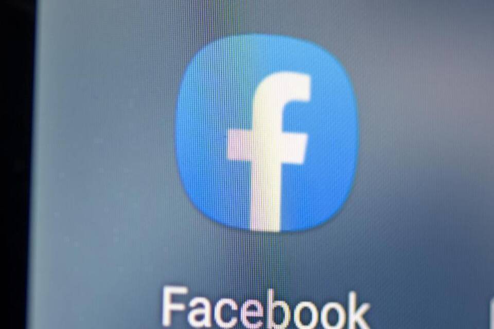 Facebook Facebook