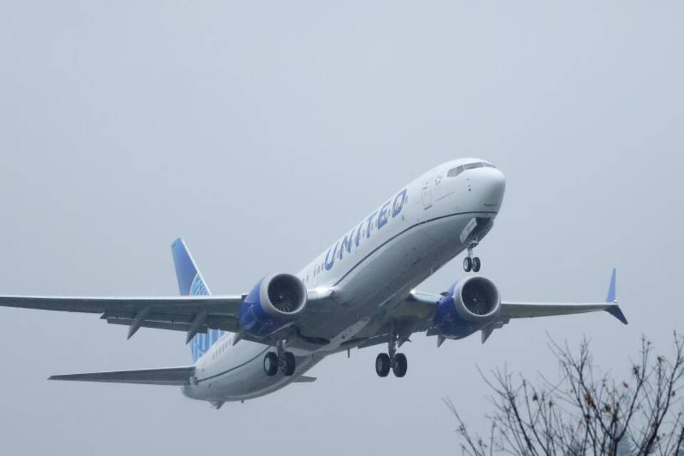 United Airlines United Airlines