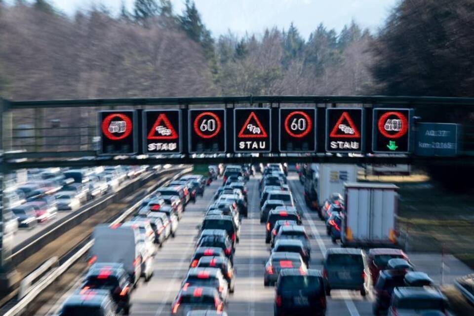 Stau auf der Autobahn Stau auf der Autobahn