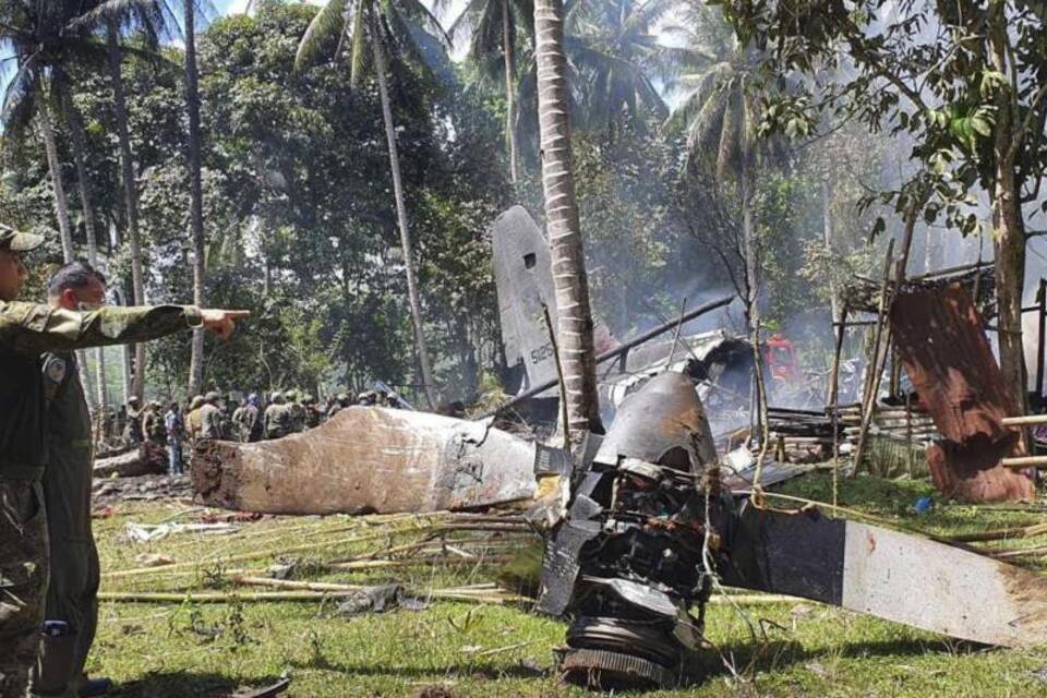 Militärflugzeug abgestürzt