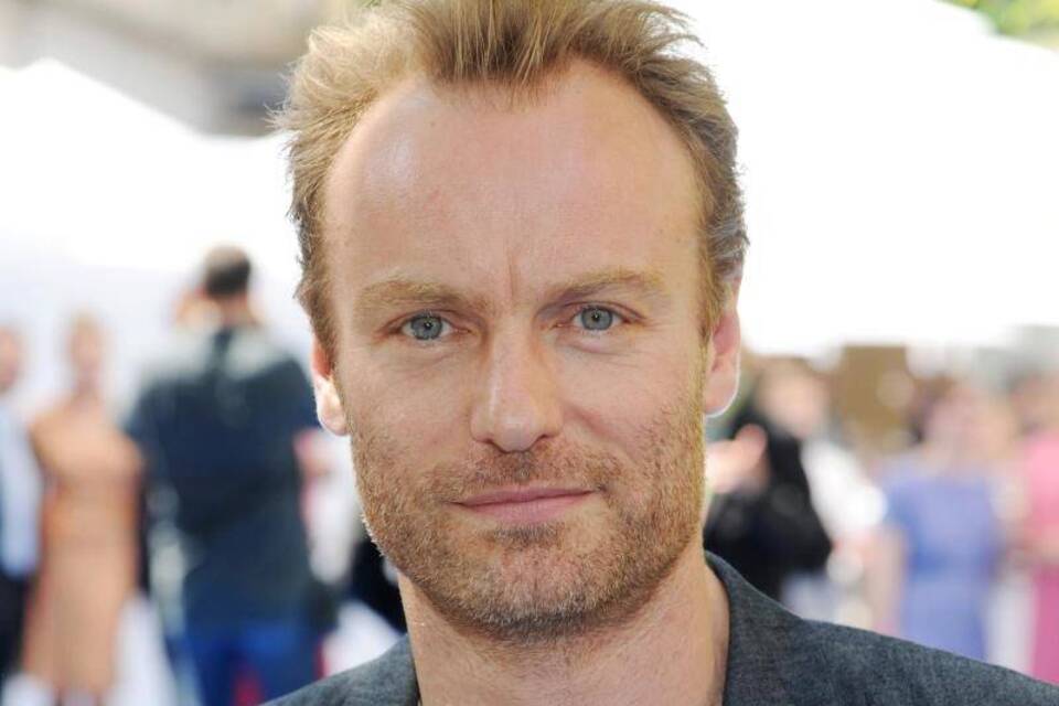 Mark Waschke Mark Waschke