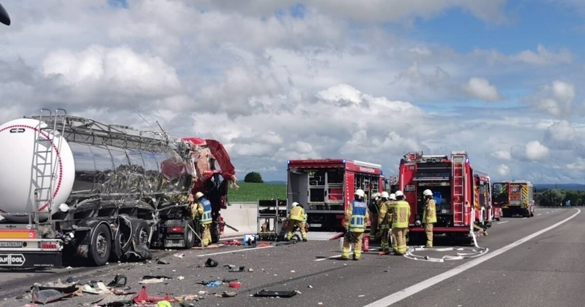 A6 bei Bad Rappenau: Vollsperrung nach Lkw-Unfall - BASF-Feuerwehr 