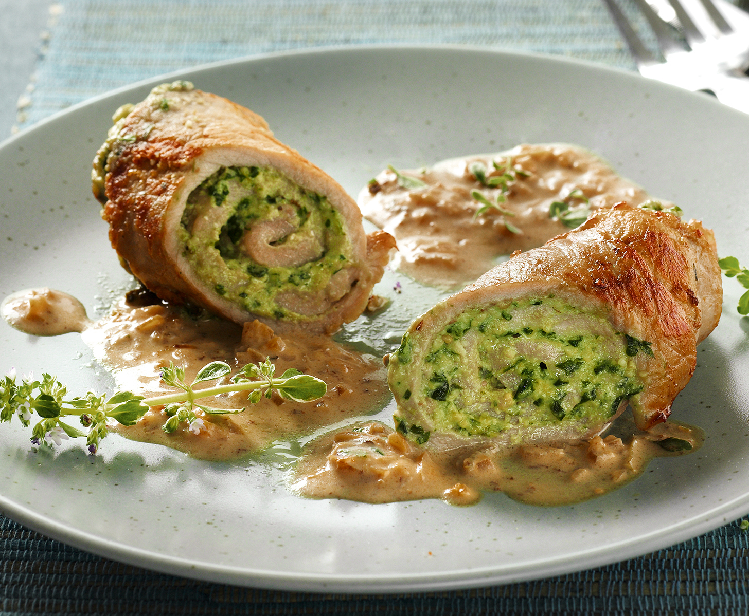 LEICHT UND LECKER: Kalbsröllchen mit Pestofüllung - Rezepte - RNZ