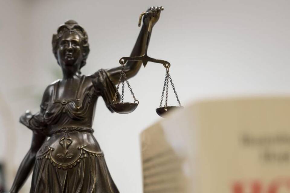 Statue Justitia