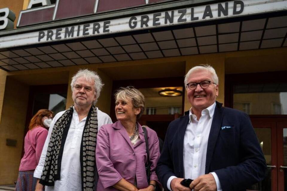 Bundespräsident geht zur Kinopremiere von "Grenzland" Bundespräsident geht zur Kinopremiere von "Grenzland"