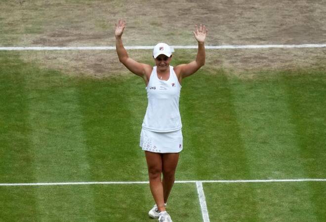 Tennis-Turnier in London: Wirklichkeit besser als Träume: Barty feiert Wimbledonsieg - Weltsport ...