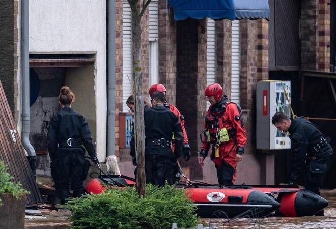Hochwasser in Deutschland: Menschen bei Hauseinstürzen in ...