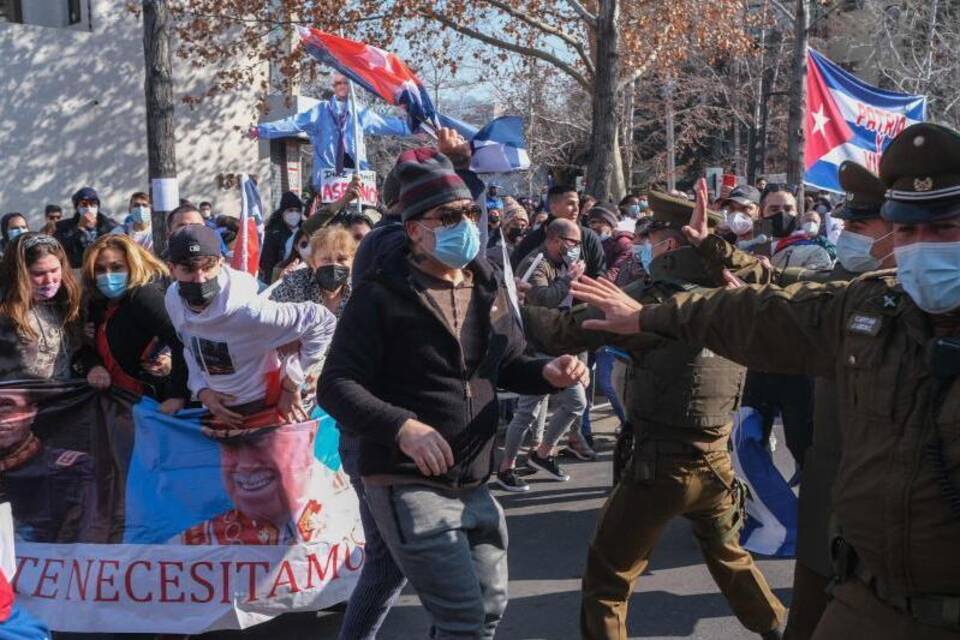 Kuba - Protest in Chile