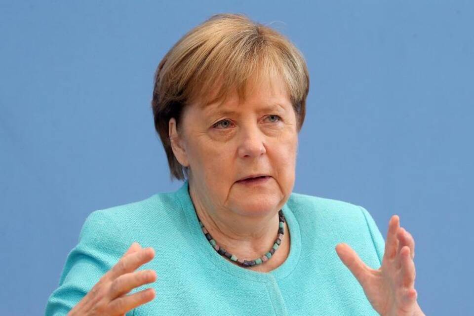 Kanzlerin Merkel stellt sich Fragen der Hauptstadt-Journalisten Kanzlerin Merkel stellt sich Fragen der Hauptstadt-Journalisten