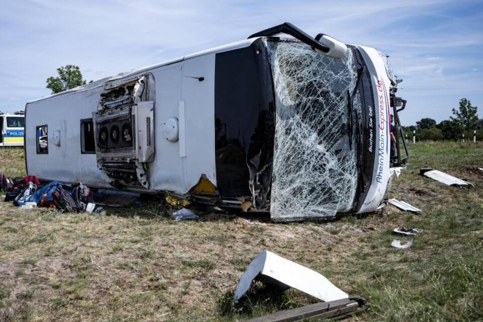 Verunglückter Reisebus