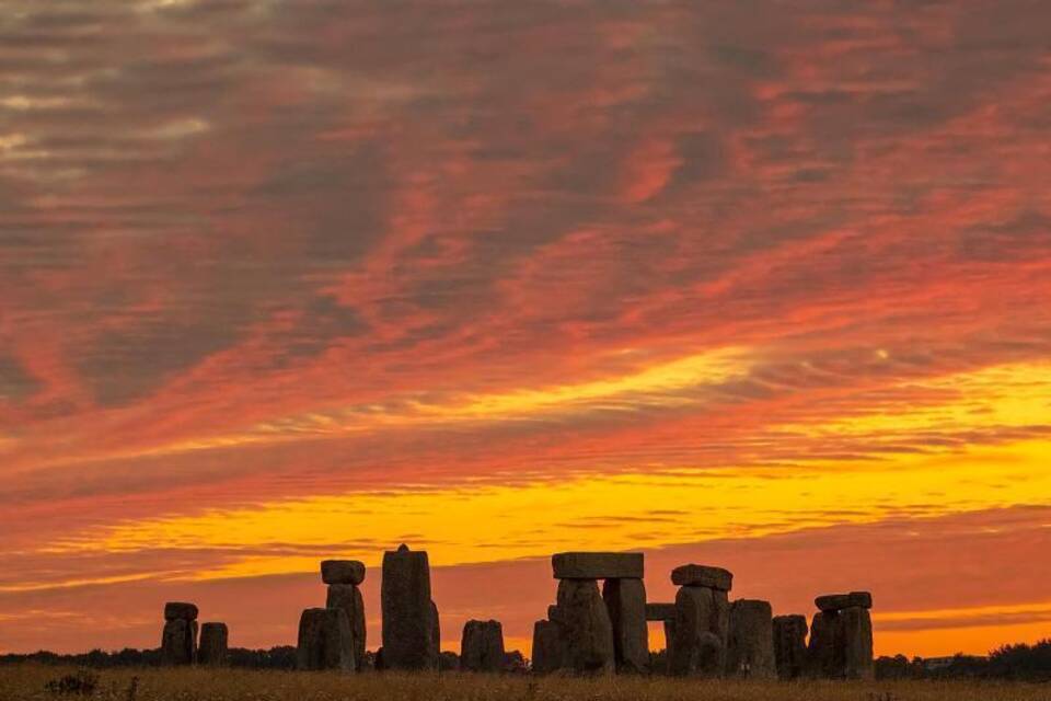 Sonnenaufgang über Stonehenge