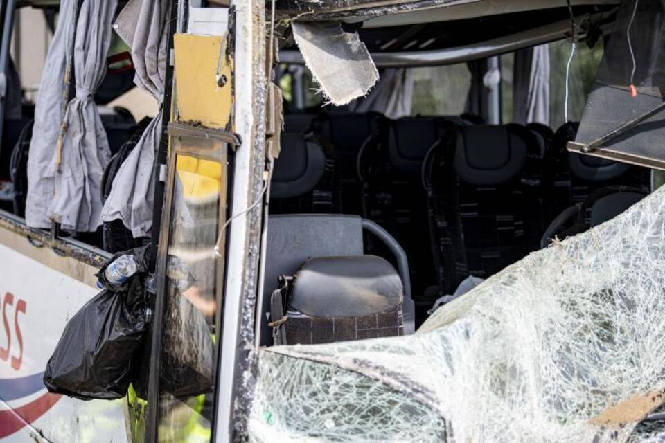 Reisebus-Unfall Reisebus-Unfall