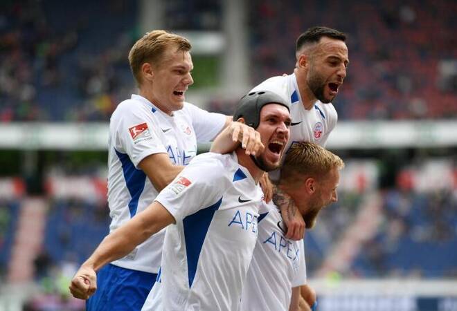2. Liga: Auch Regensburg mit zweitem Sieg - Rostock ...