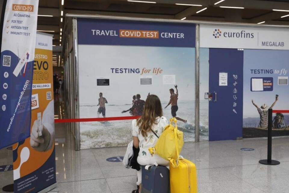 Testzentrum am Flughafen Testzentrum am Flughafen