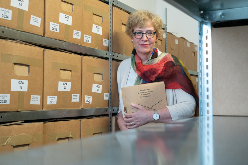 Adoptionen Im Wandel Immer Ein Kind Mit Zwei Familien Gesellschaft Rnz