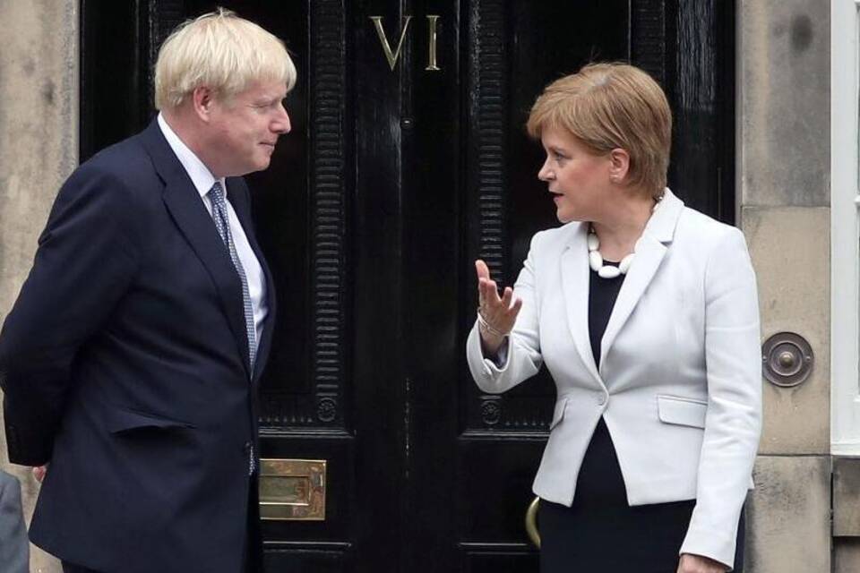 Johnson und Sturgeon
