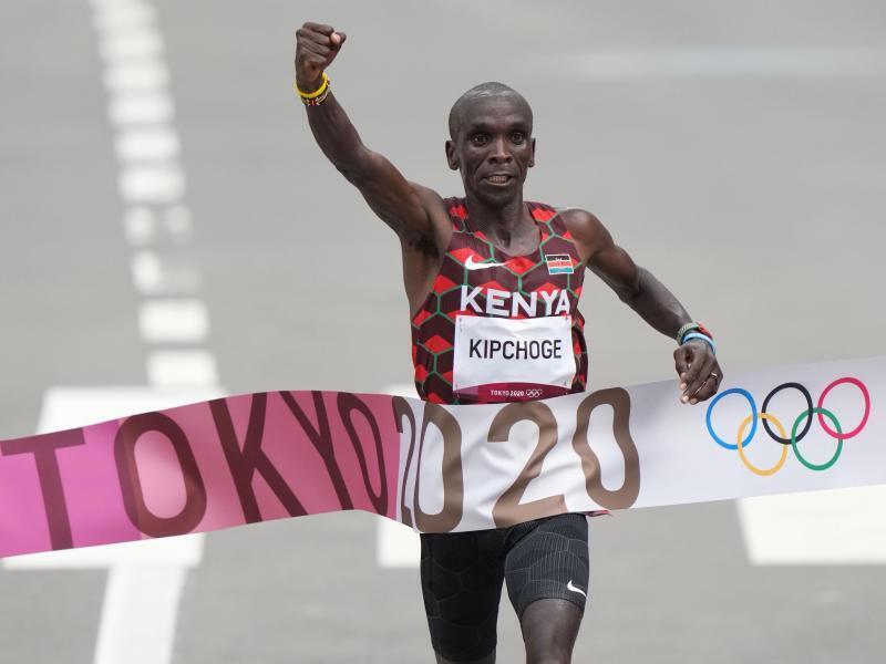 Olympia: Kenianer Kipchoge holt zweites Gold im Marathon ...