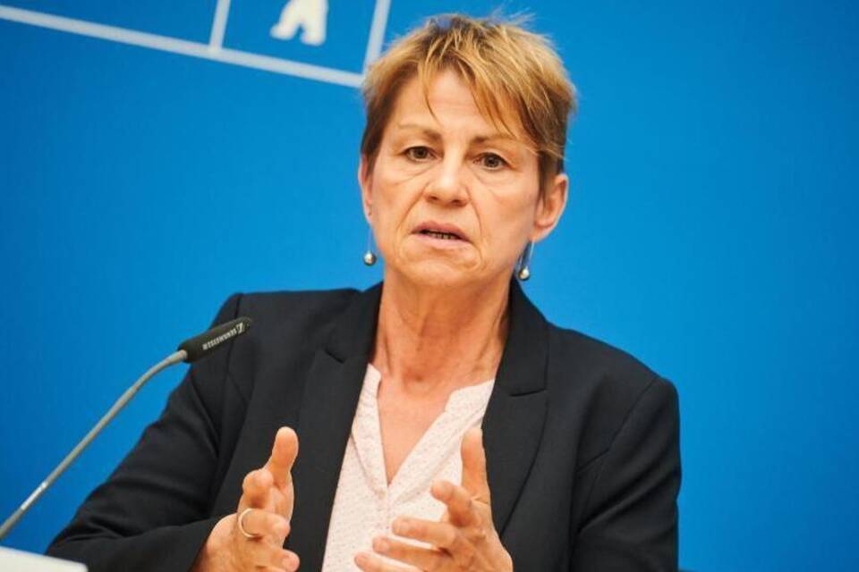 Elke Breitenbach Elke Breitenbach