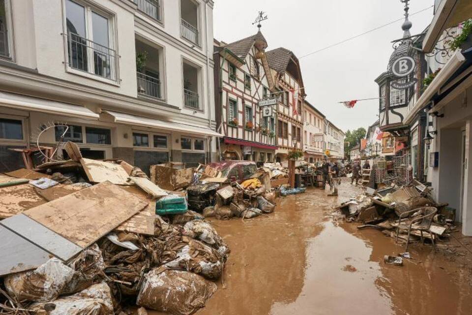 Ministerpräsidentenkonferen mit Merkel zu Hochwasser