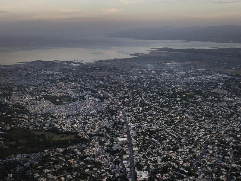 Katastrophen: Schweres Erdbeben erschüttert Haiti - Archiv ...