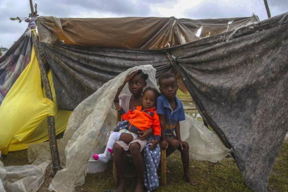 Erdbeben uns Sturm auf Haiti