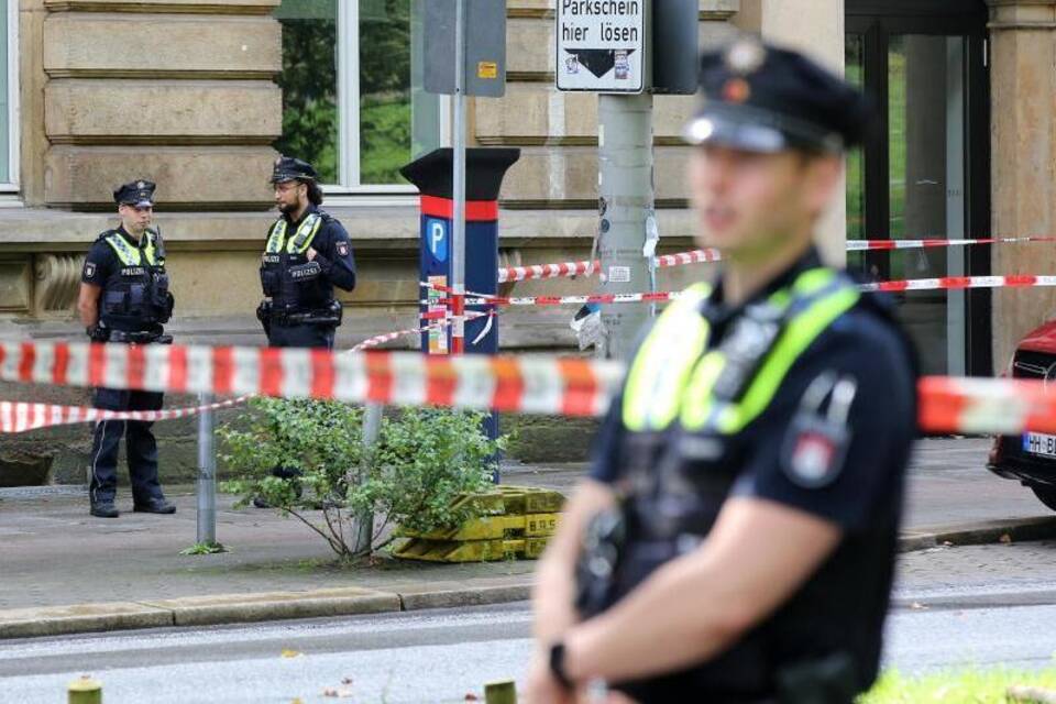 Mögliche Schüsse im Hamburg - großer Polizeieinsatz