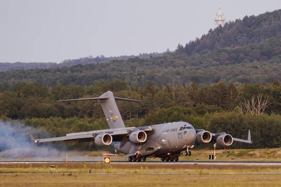 Ankunft auf der Ramstein Air Base Ankunft auf der Ramstein Air Base