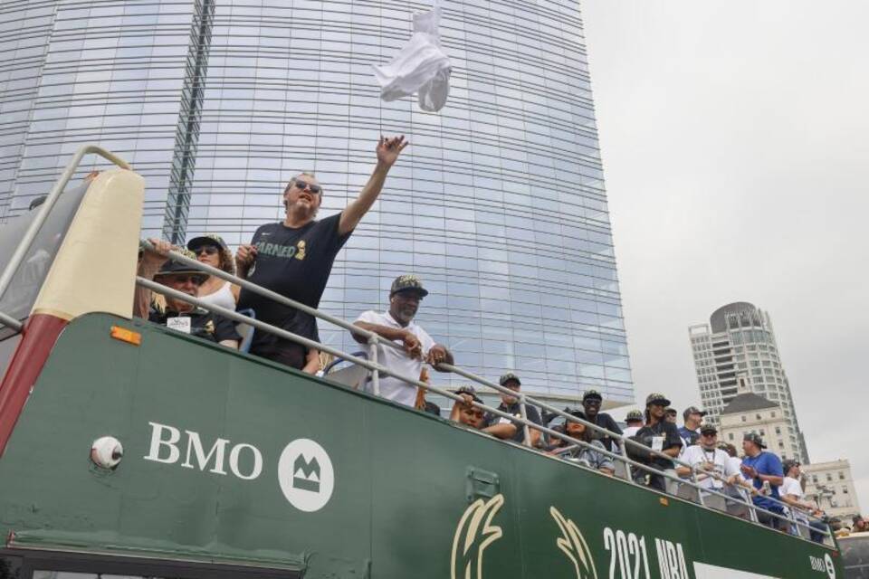 Milwaukee Bucks Milwaukee Bucks