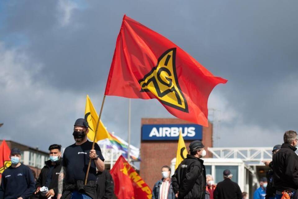 Proteste der IG Metall bei Airbus Finkenwerder