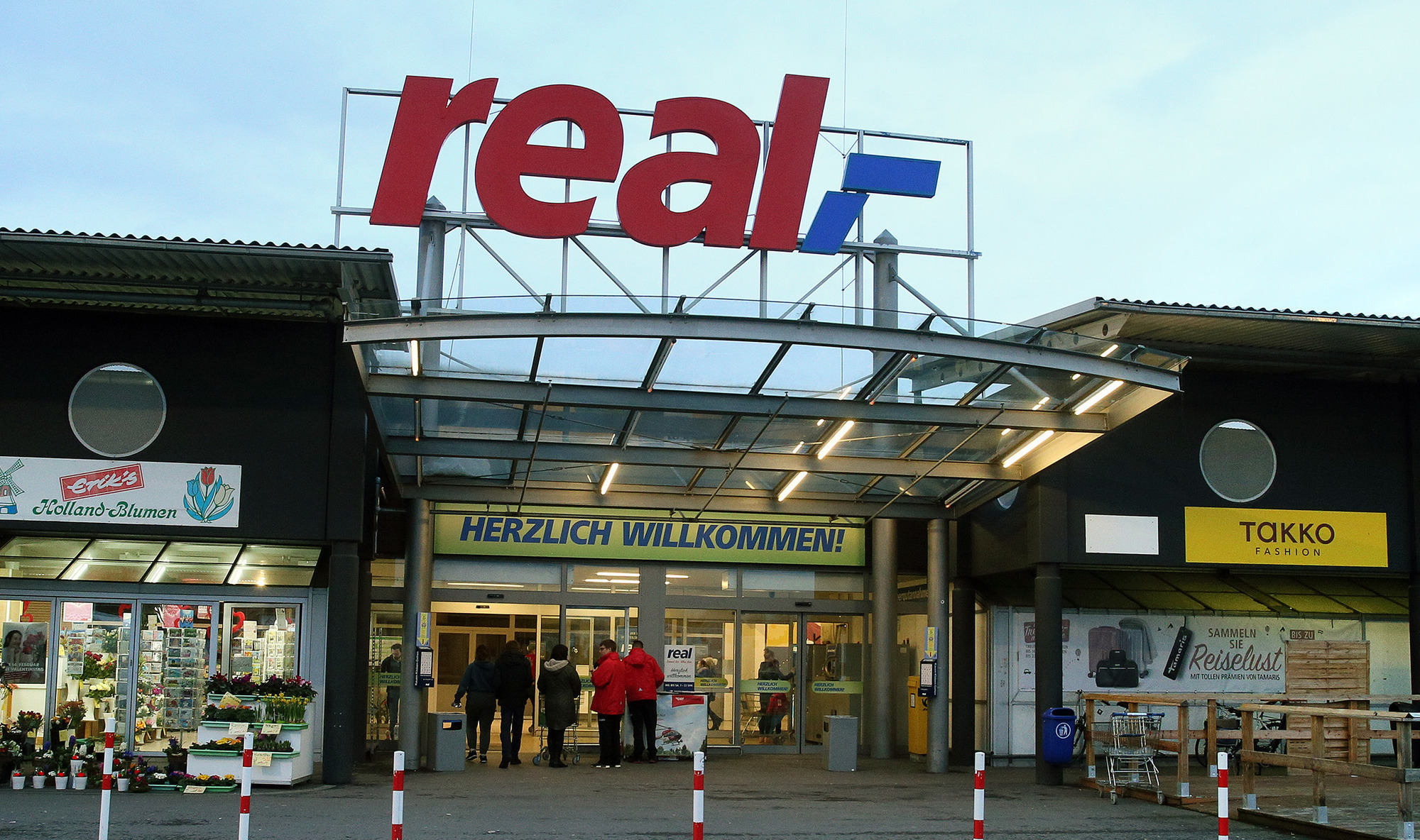 Bruhl Edeka Ubernimmt Den Real Markt Aber Wann Nachrichten Aus Der Metropolregion Rhein Neckar Rnz