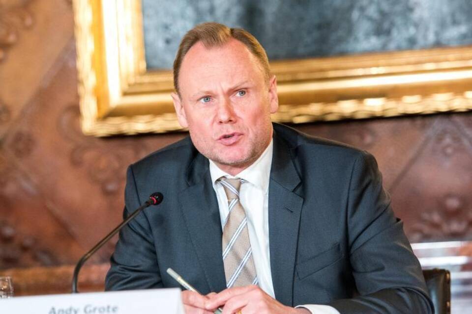 Kritik an Hamburgs Innensenator Kritik an Hamburgs Innensenator