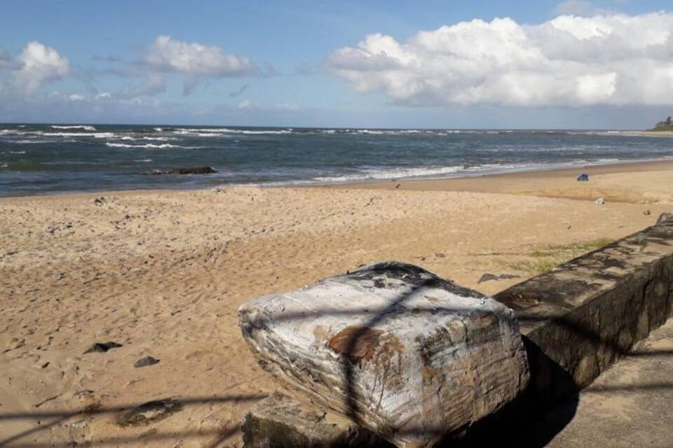 «Mysteriöse Kisten» an Brasiliens Küste