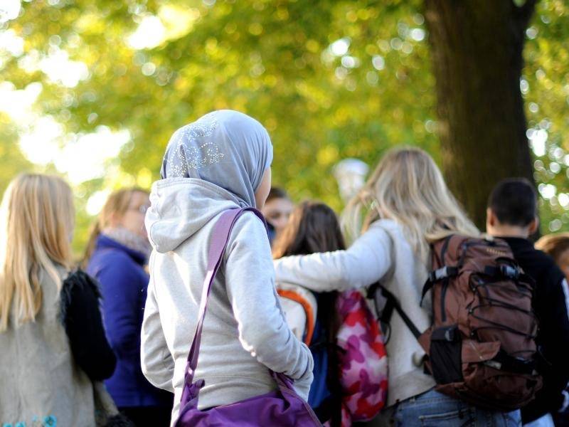 Muslimisches mädchen aus nicht-muslimischen kerl