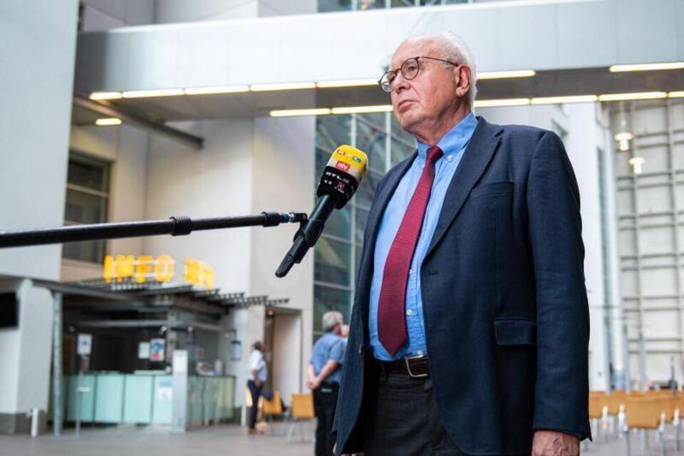Elmar Giemulla Elmar Giemulla