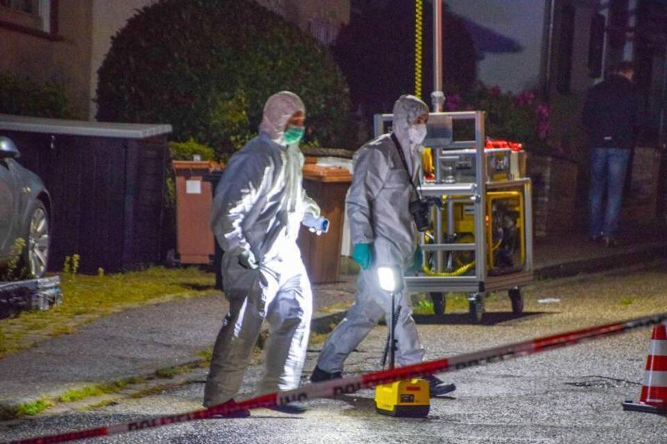 Zwei Menschen niedergestochen Zwei Menschen niedergestochen