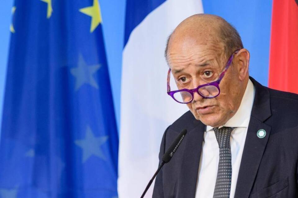 U-Boot-Streit: Frankreich sieht Verhältnis in der Nato belastet U-Boot-Streit: Frankreich sieht Verhältnis in der Nato belastet