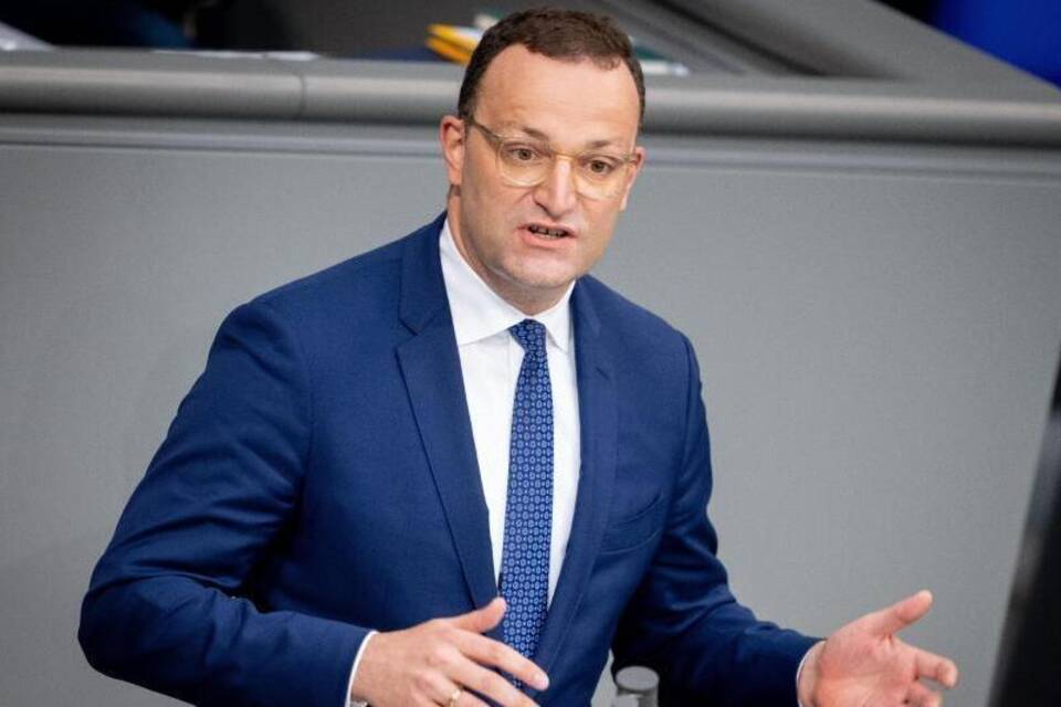 Jens Spahn zufrieden mit Impfwoche