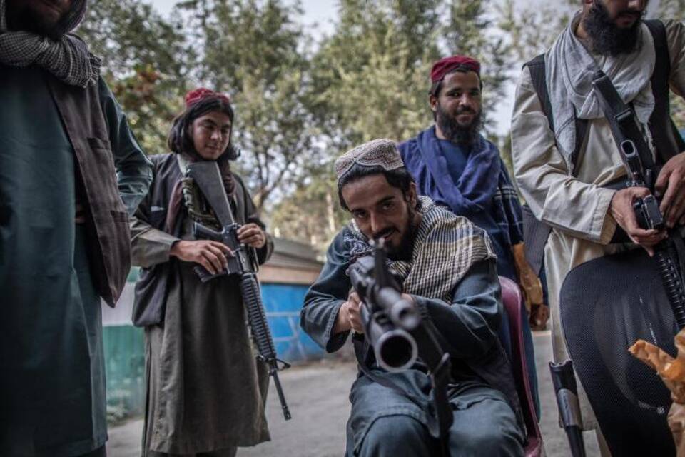 Kämpfer der Taliban in Kabul Kämpfer der Taliban in Kabul