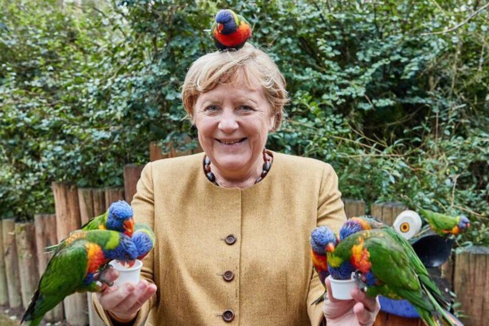 Bundeskanzlerin Angela Merkel besucht den Vogelpark Marlow