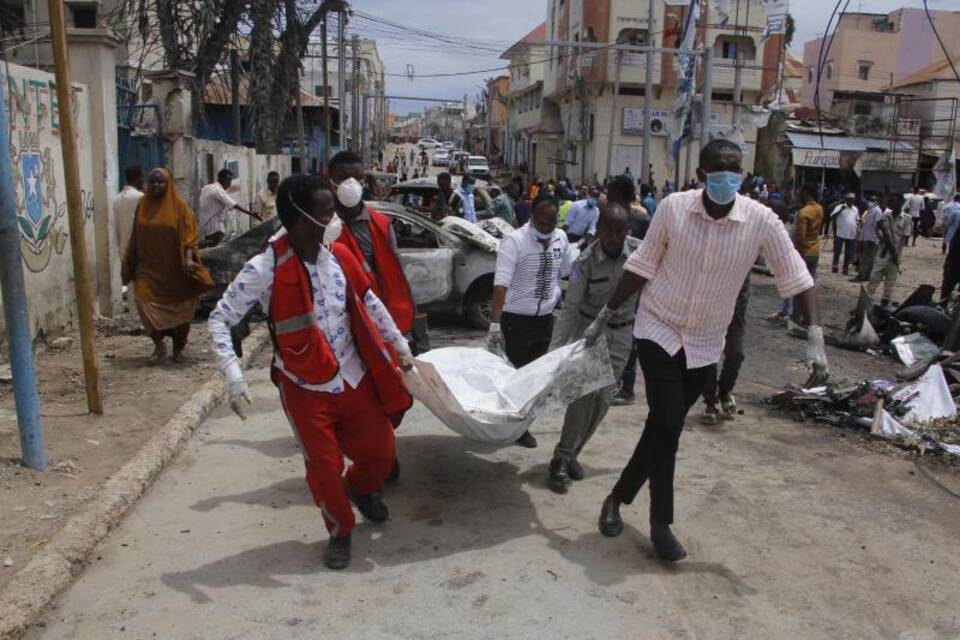 Al-Shabaab-Anschlag in Mogadischu Al-Shabaab-Anschlag in Mogadischu