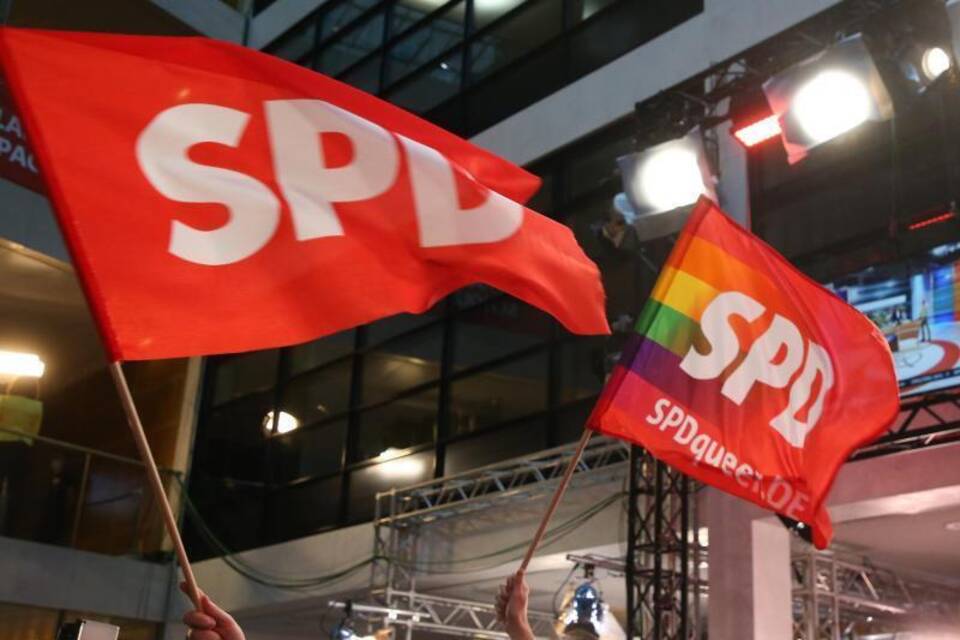 SPD-Fahnen