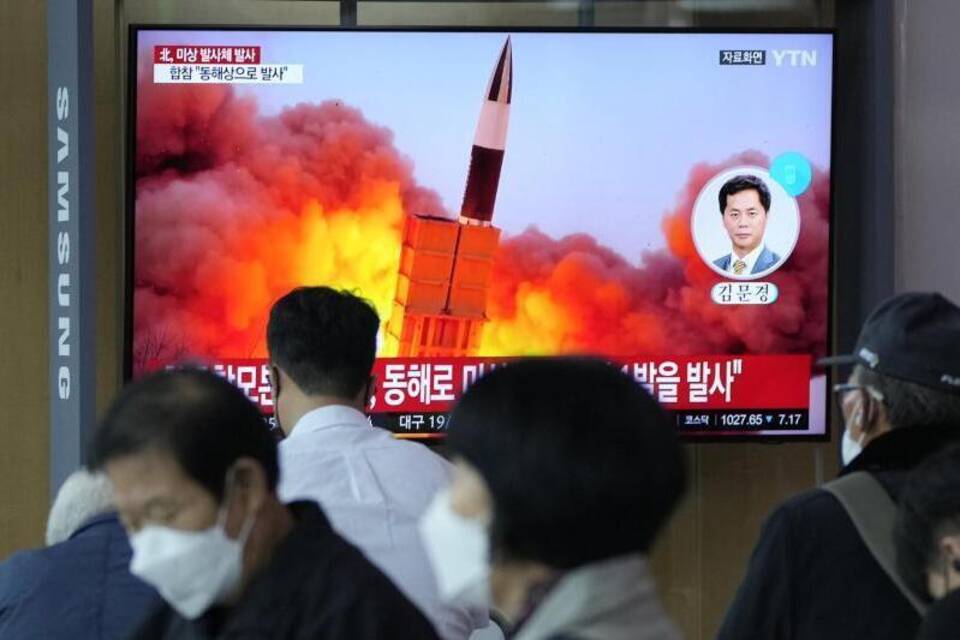 Nordkorea feuert Geschoss ins Meer ab Nordkorea feuert Geschoss ins Meer ab