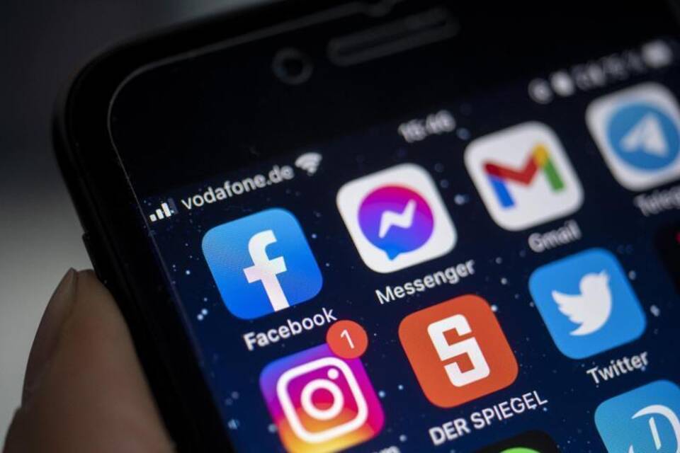 Facebook Facebook