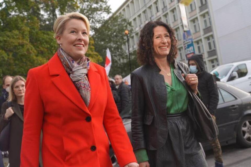 SPD und Grüne treffen sich zu Sondierungen für Berlin SPD und Grüne treffen sich zu Sondierungen für Berlin