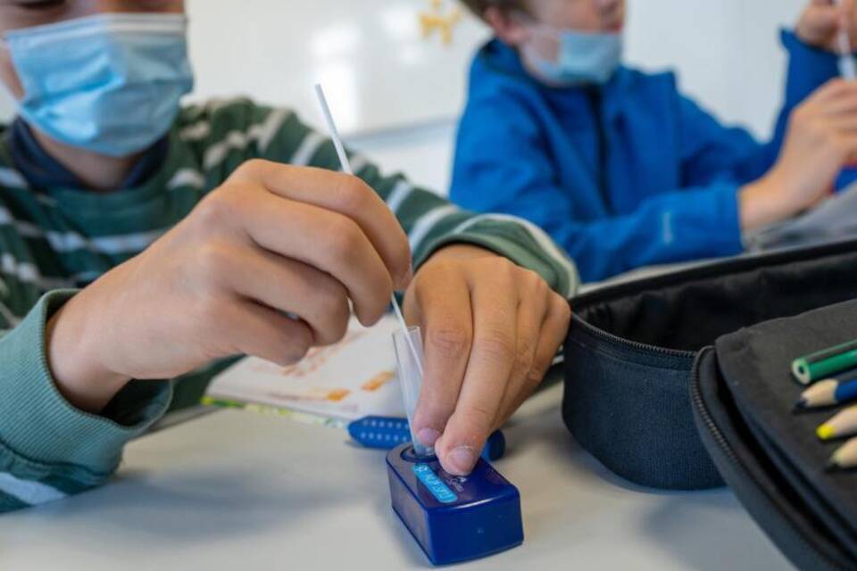 Corona-Schnelltest in Schule Corona-Schnelltest in Schule